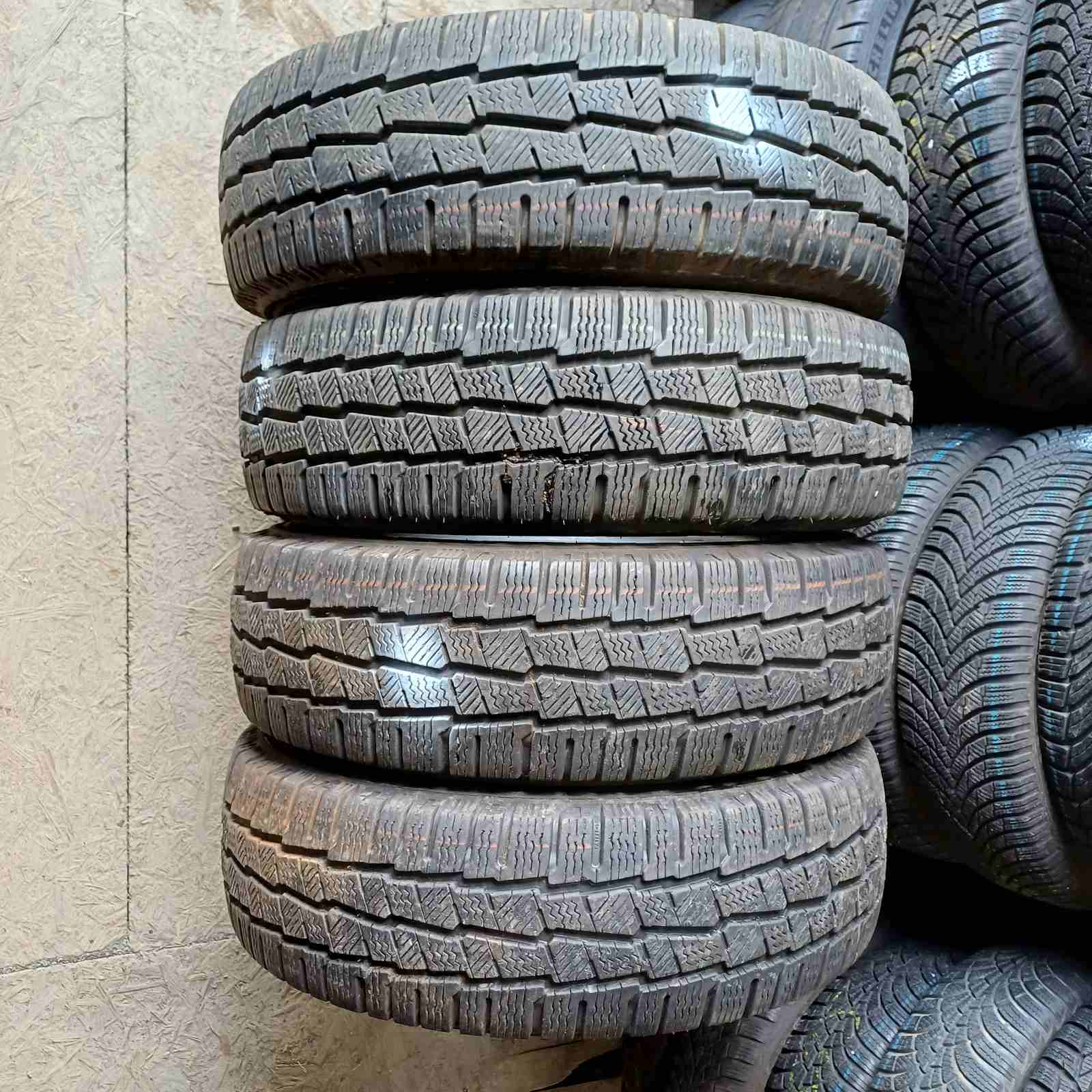 Michelin Agilis Alpin 215/70R15C